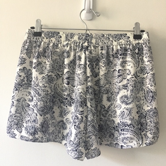 Dynamite Shorts - Picture 2 of 11